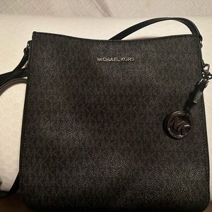 Jet Set Large Saffiano Leather Messenger Bag